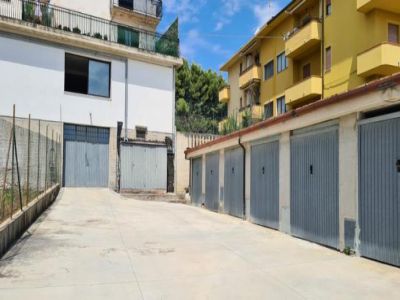 entrata garage